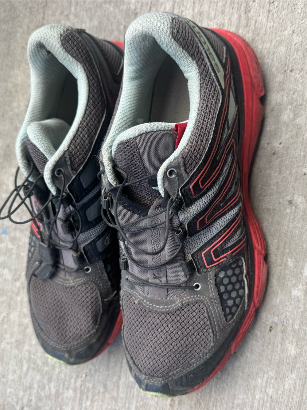 Salomon Men's Athletic/Trail Shoes - Gray with Red